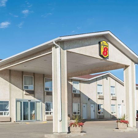 Super 8 By Wyndham Three Hills Ab Exterior foto